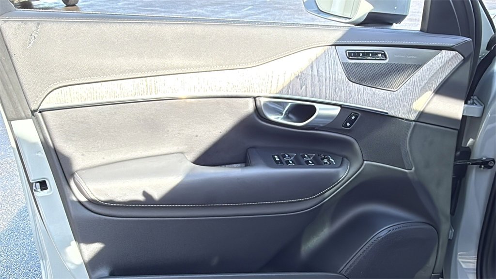 Certified 2024 Volvo XC90 T8 Ultimate w/ Protection Package image 14