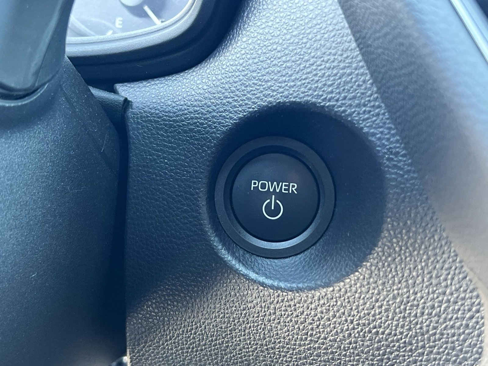 Used 2024 Toyota Corolla Cross SE image 35