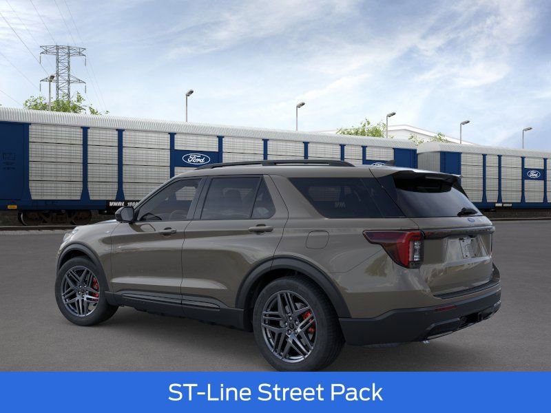 New 2026 Ford Explorer ST-Line w/ ST-Line Street Pack AWD/4WD image 4