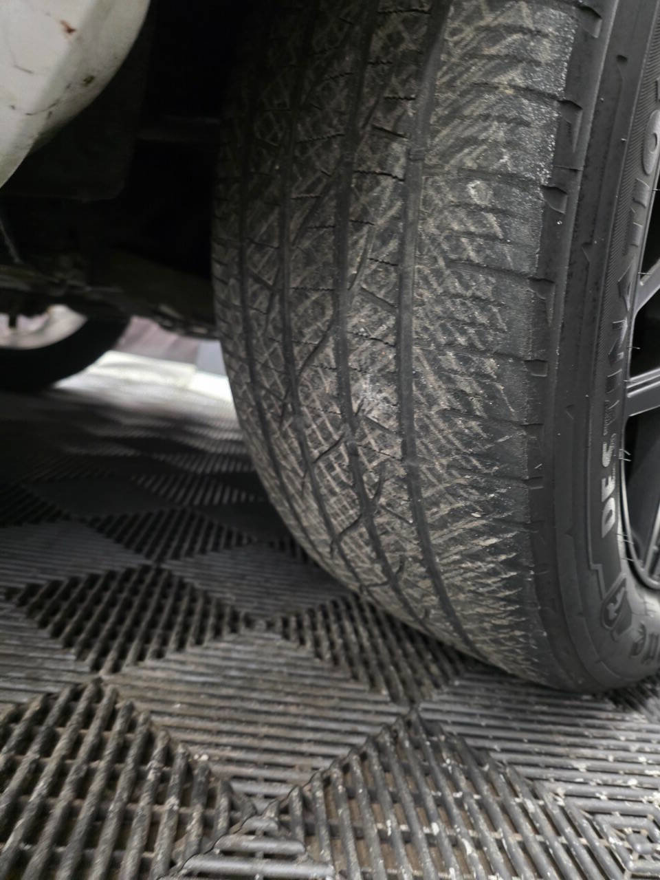 Used 2015 Jeep Grand Cherokee Overland w/ Advanced Technology Group image 39