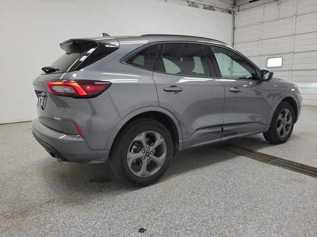 Used 2024 Ford Escape ST-Line w/ Tech Pack #1 AWD/4WD image 3