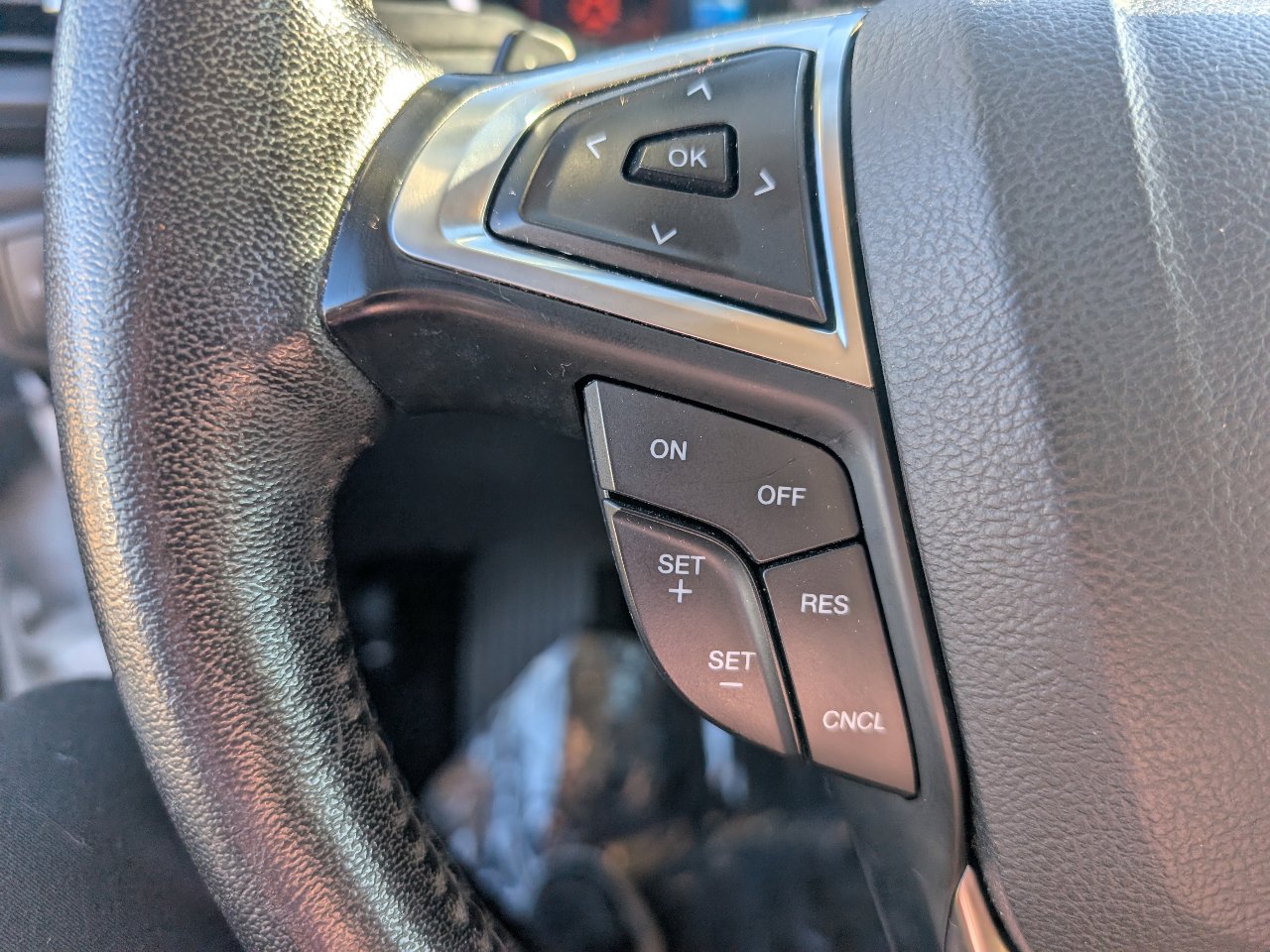 Used 2018 Ford Fusion Titanium image 17