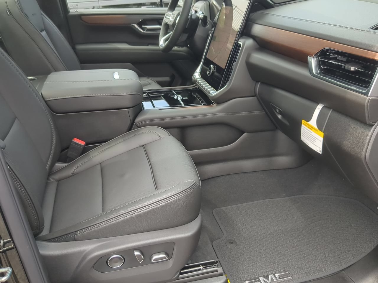 New 2026 GMC Yukon XL Denali w/ Denali Reserve Package AWD/4WD image 29
