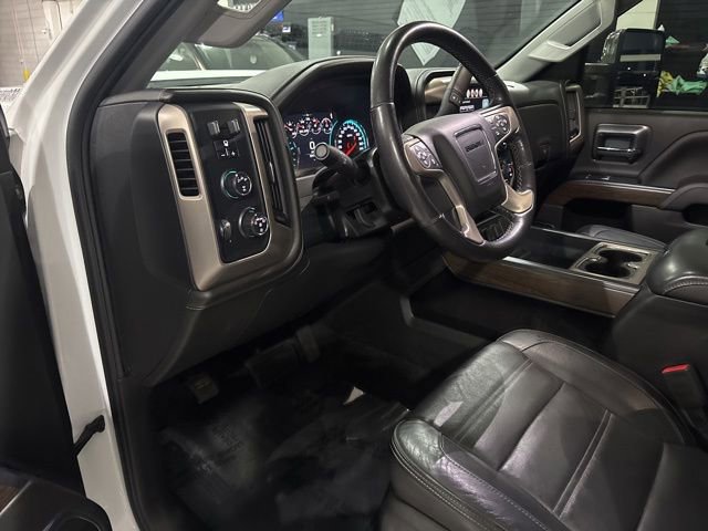 Used 2018 GMC Sierra 2500 Denali w/ Duramax Plus Package AWD/4WD image 12