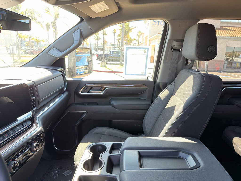 Used 2025 Chevrolet Silverado 2500 LT w/ Convenience Package AWD/4WD image 15