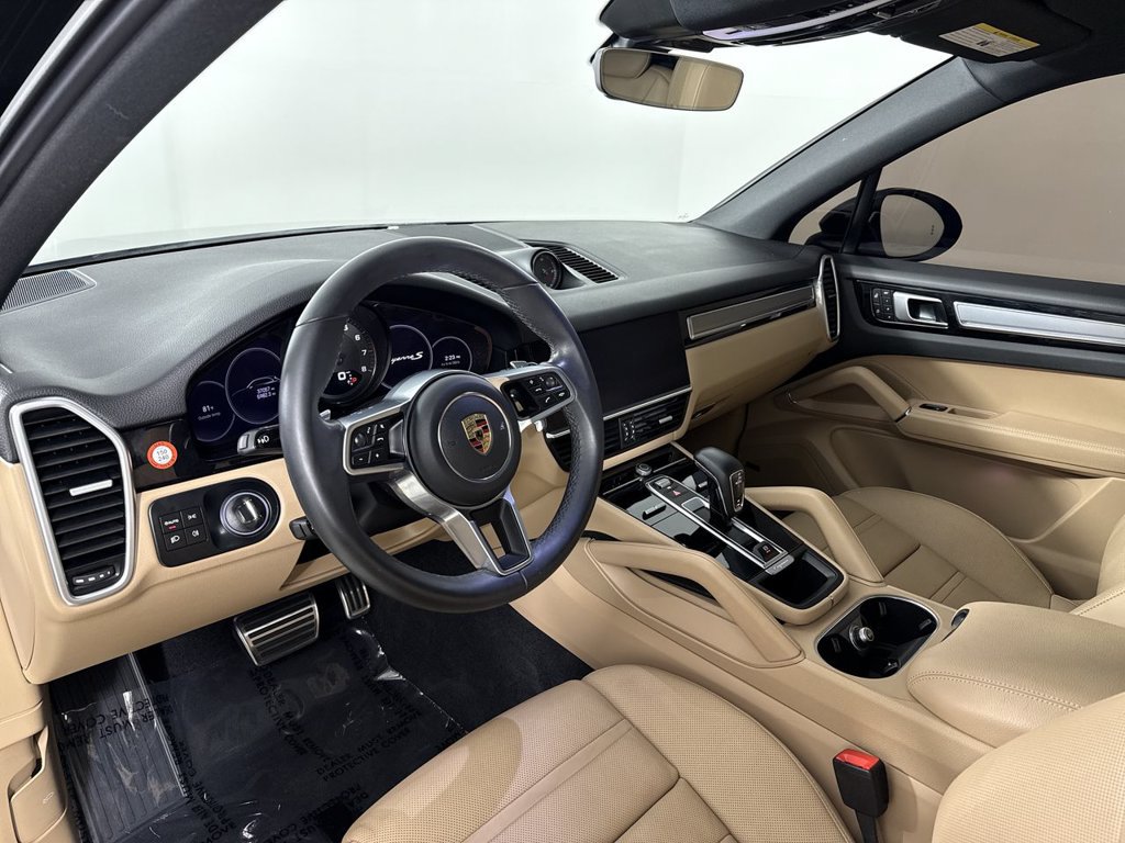 Certified 2023 Porsche Cayenne S Platinum w/ Premium Package Plus AWD/4WD image 4