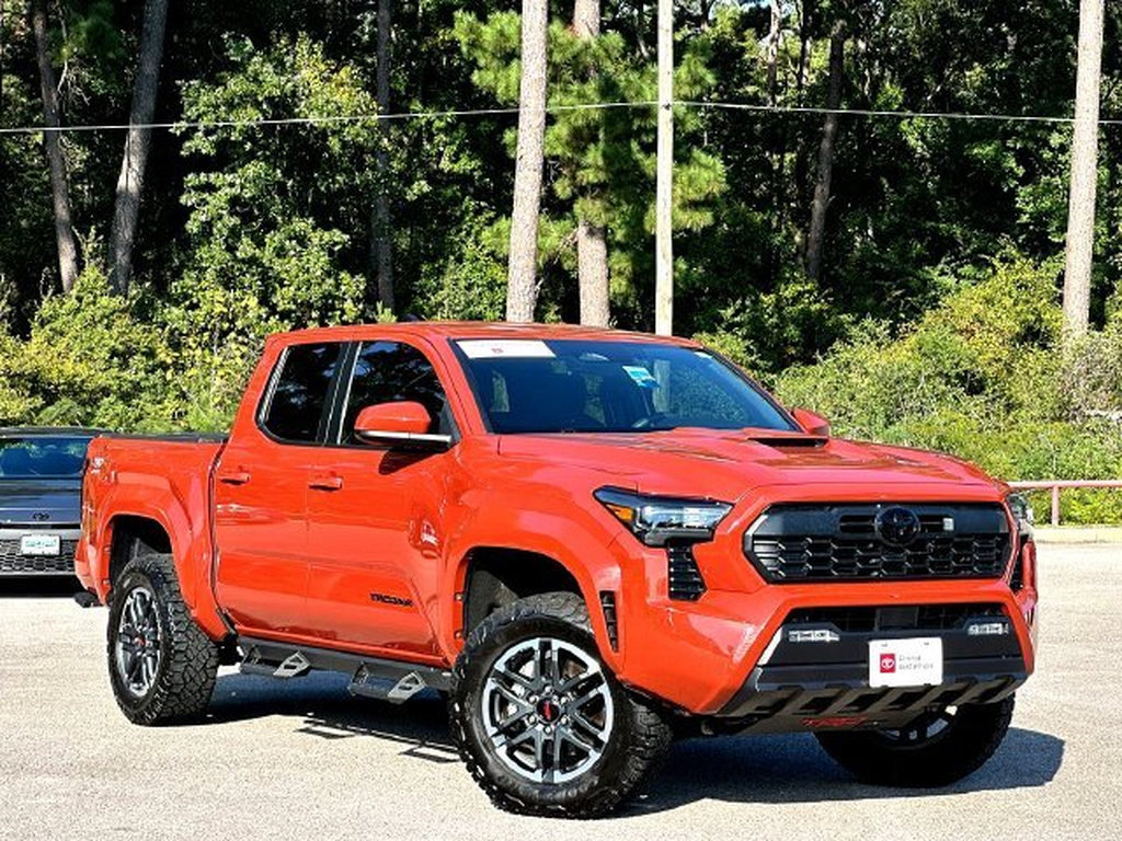 Certified 2025 Toyota Tacoma TRD Sport AWD/4WD image 1