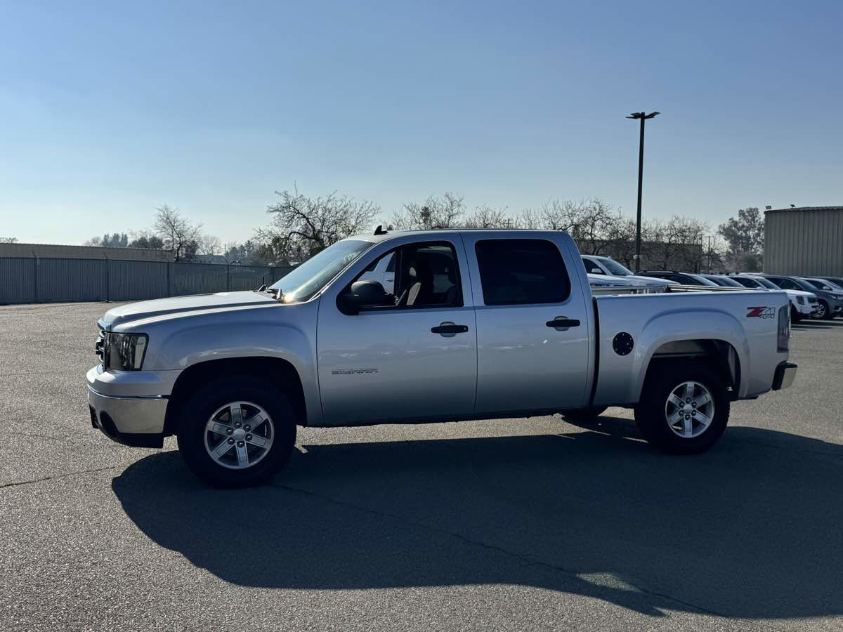 Used 2013 GMC Sierra 1500 SLE w/ Power Tech Package image 6