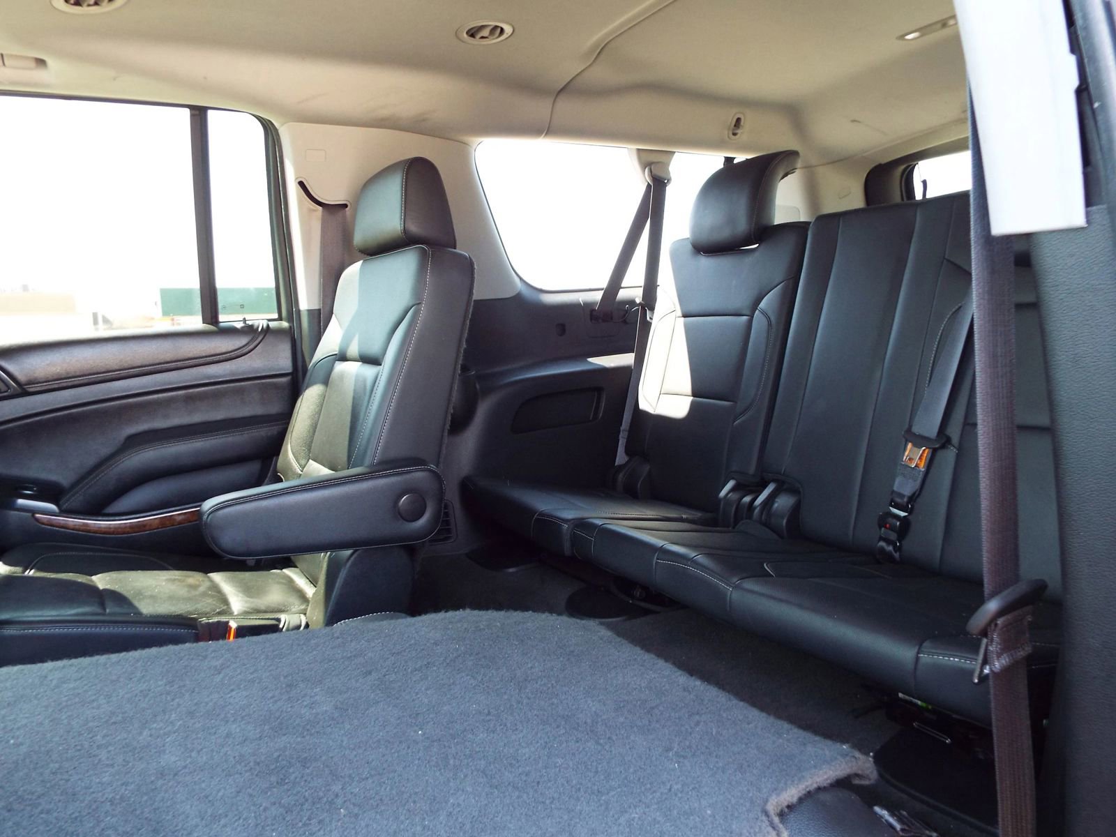 Used 2015 Chevrolet Suburban LTZ image 23