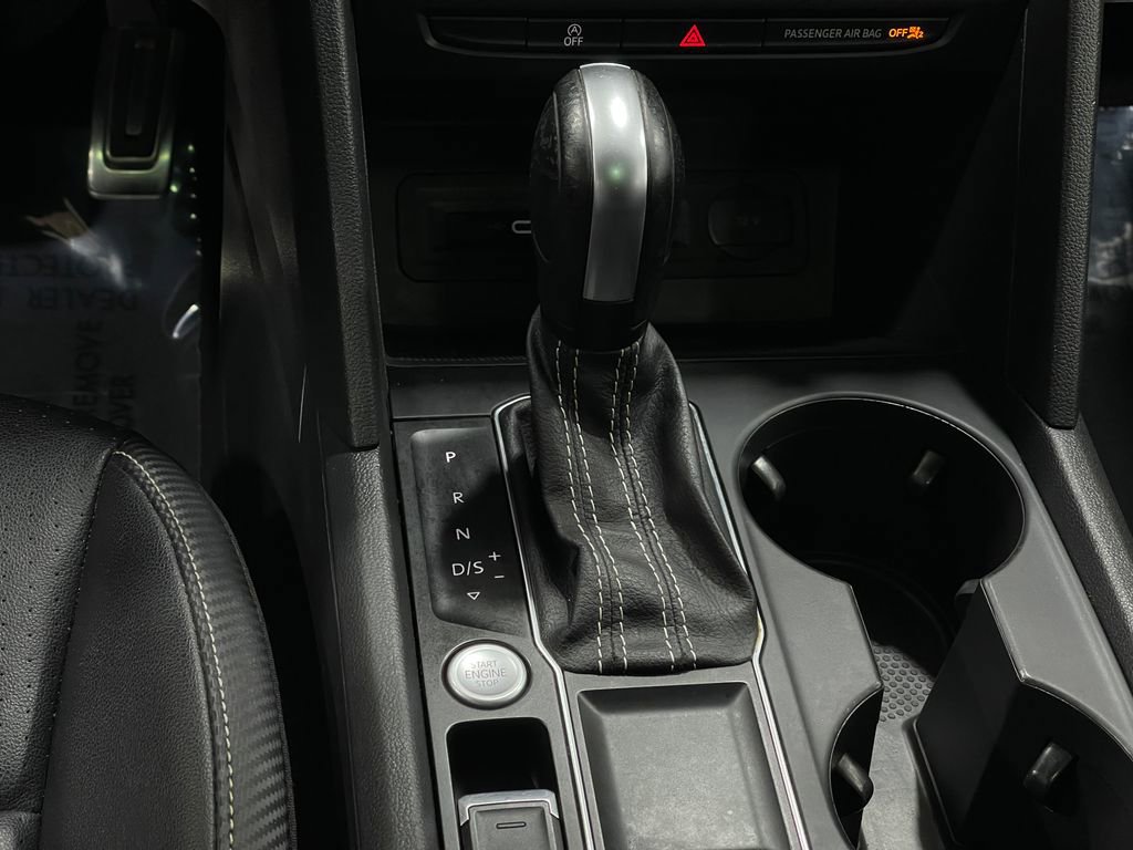 Used 2021 Volkswagen Atlas Cross Sport SE w/ Panoramic Sunroof Package image 28