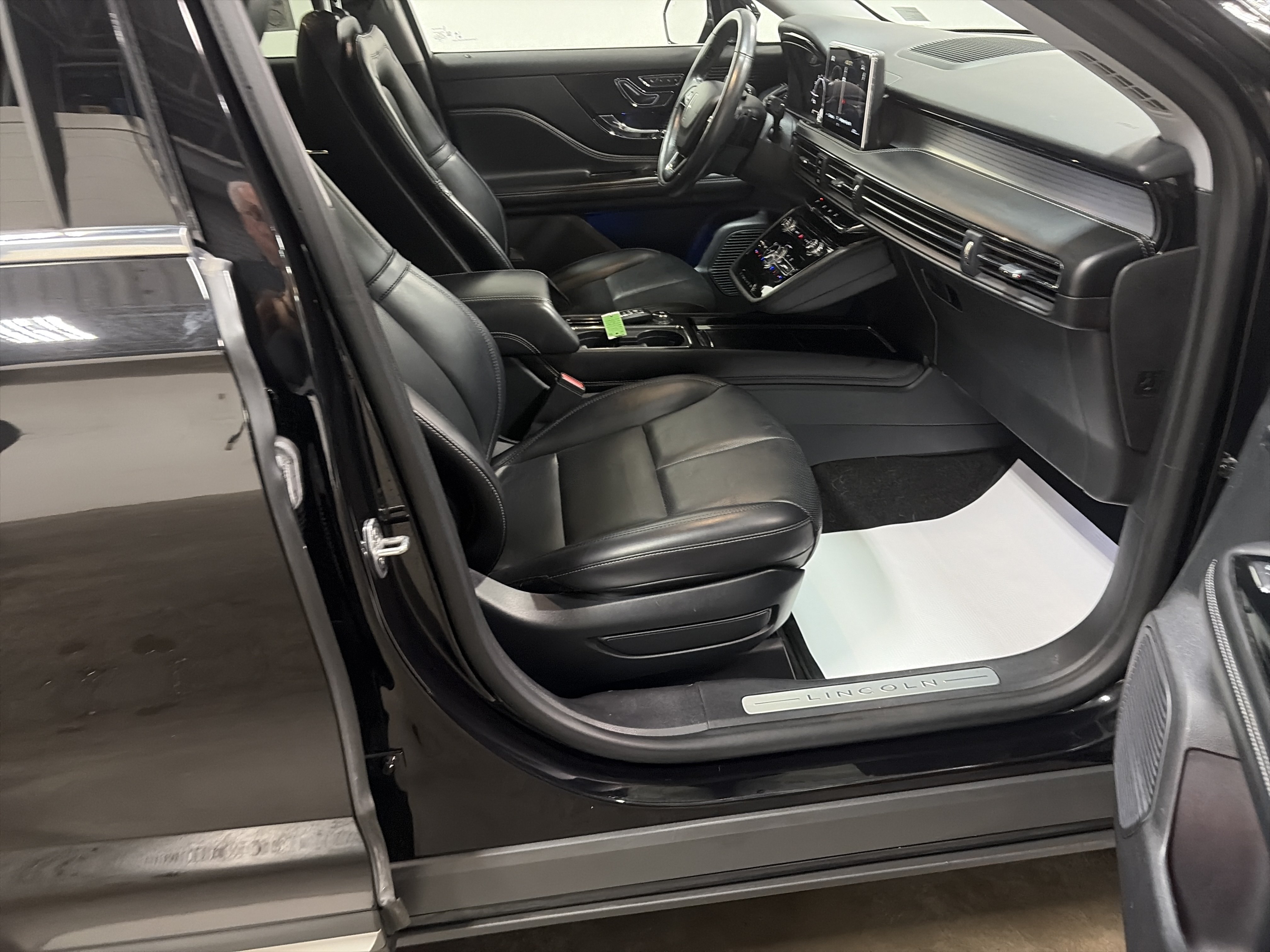 Used 2021 Lincoln Corsair AWD w/ Equipment Group 101A image 33