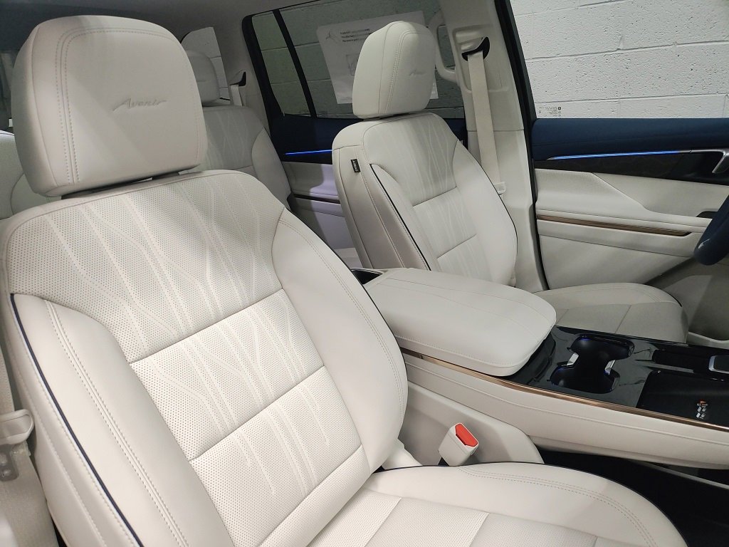 New 2026 Buick Enclave Avenir image 10