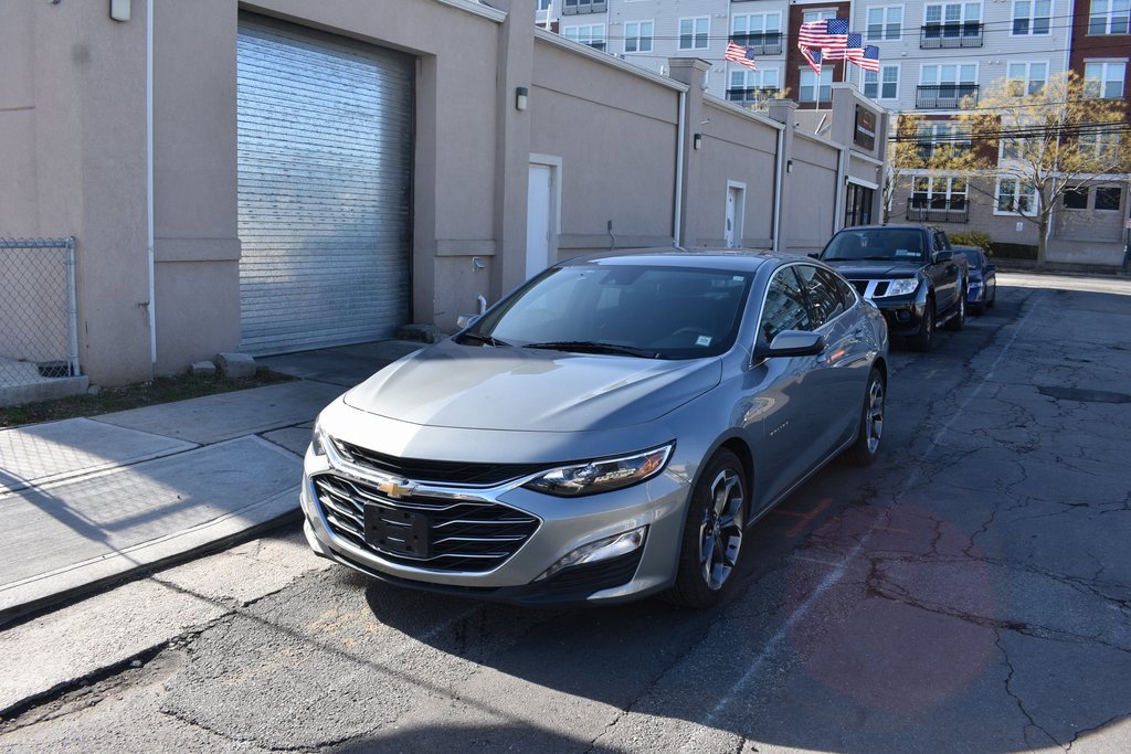 Used 2024 Chevrolet Malibu LT image 2