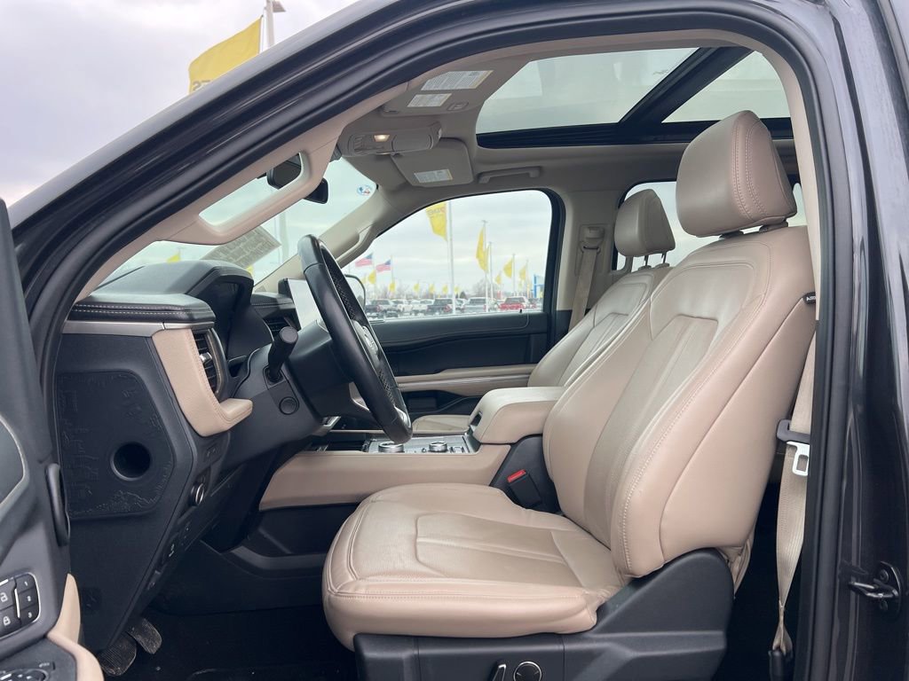 Used 2024 Ford Expedition Limited image 12
