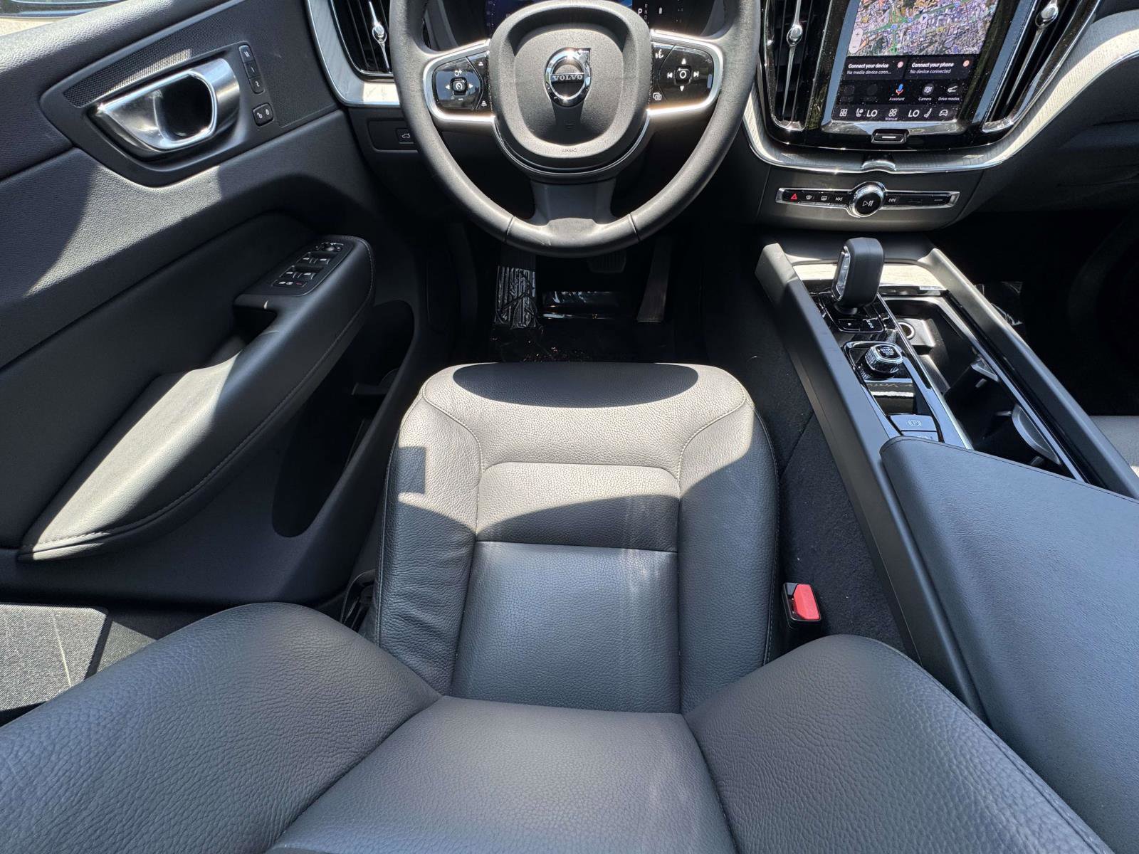 Certified 2025 Volvo XC60 B5 Plus AWD/4WD image 14