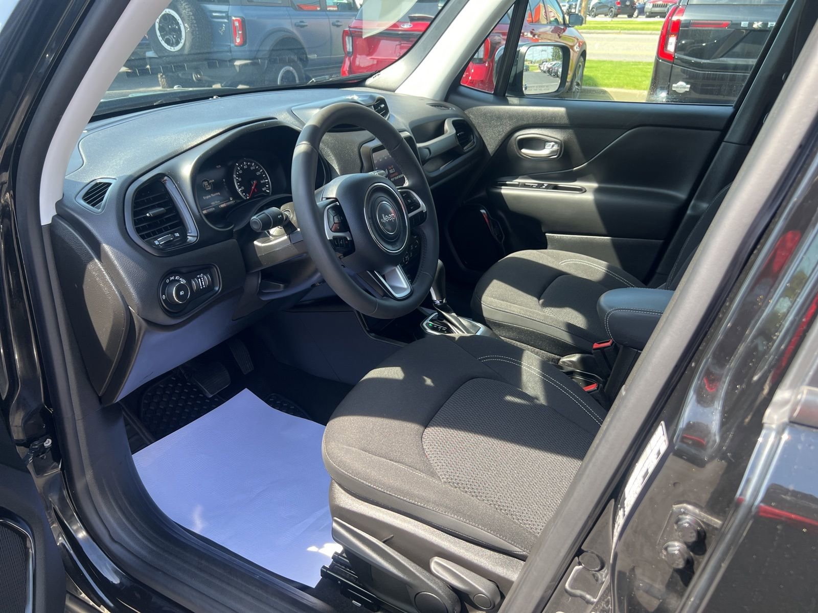 Used 2023 Jeep Renegade Altitude AWD/4WD image 23