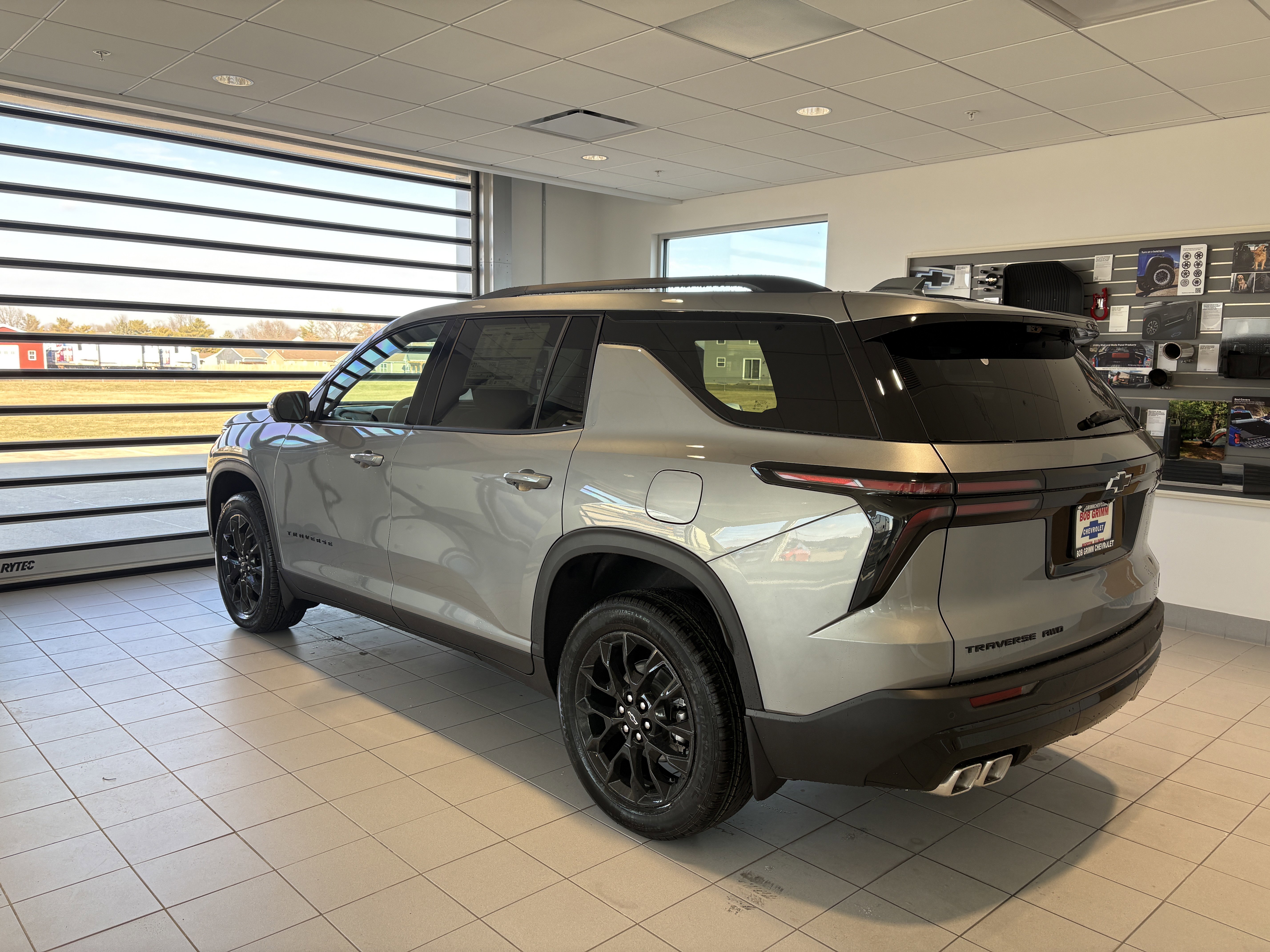 New 2026 Chevrolet Traverse LT w/ Midnight/Sport Edition image 3