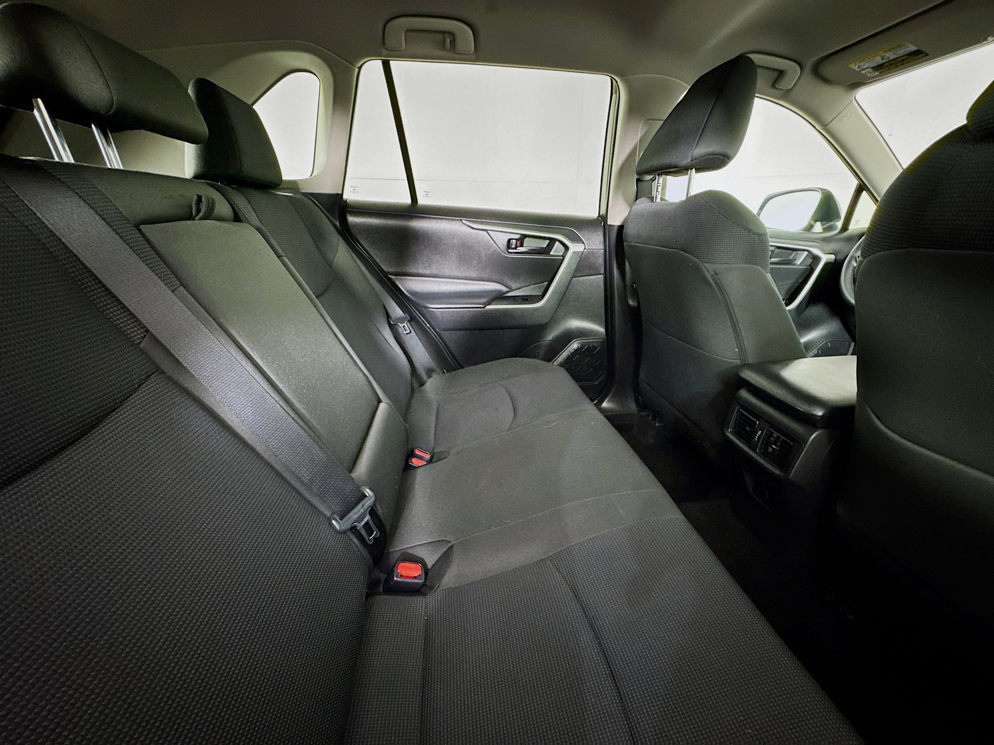 Used 2022 Toyota RAV4 LE AWD/4WD image 44