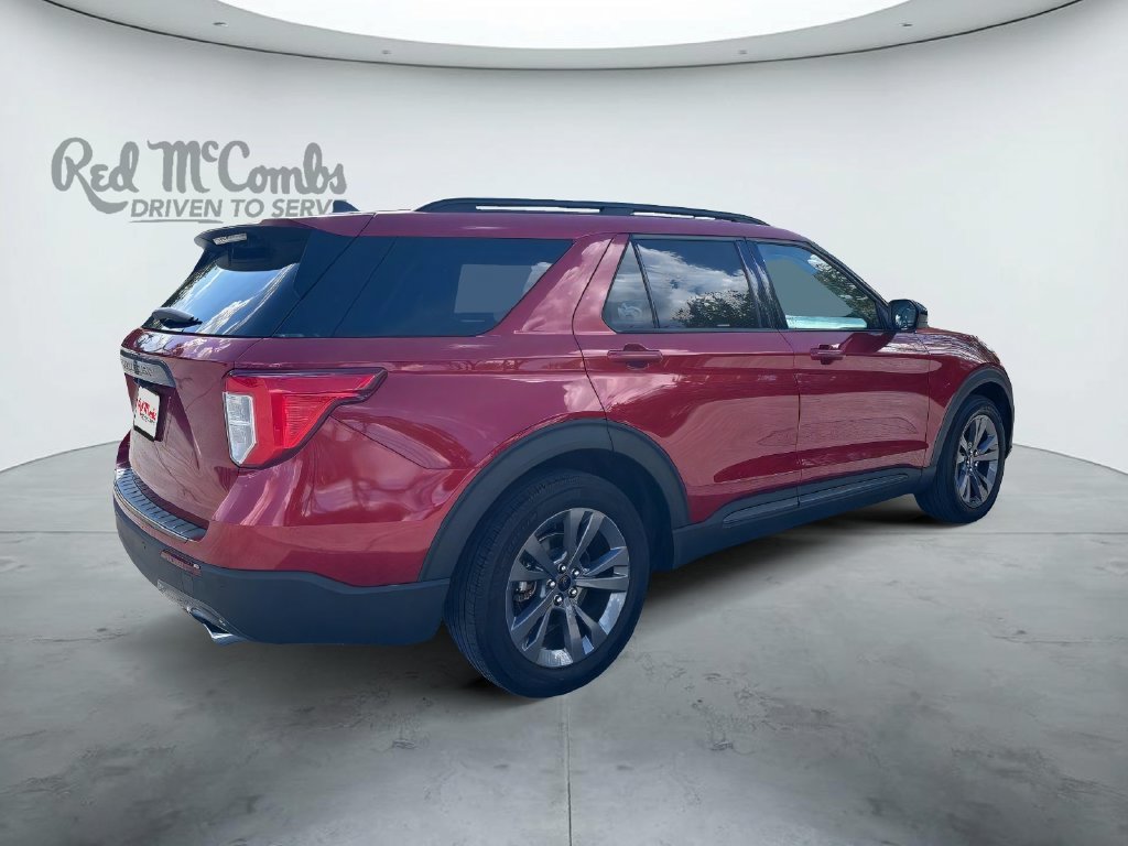 Used 2023 Ford Explorer XLT w/ Equipment Group 202A RWD image 4