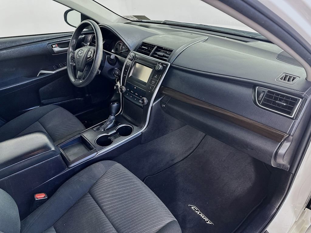 Used 2015 Toyota Camry LE FWD image 28