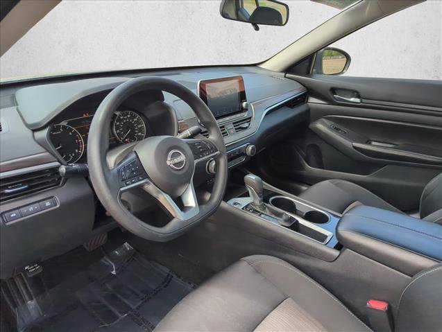 Used 2024 Nissan Altima 2.5 SV image 10