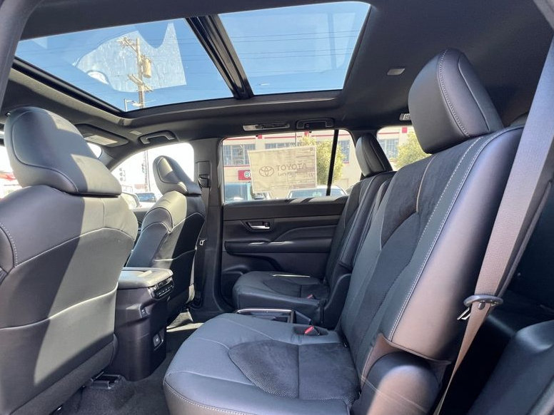 New 2026 Toyota Grand Highlander AWD Hybrid image 14