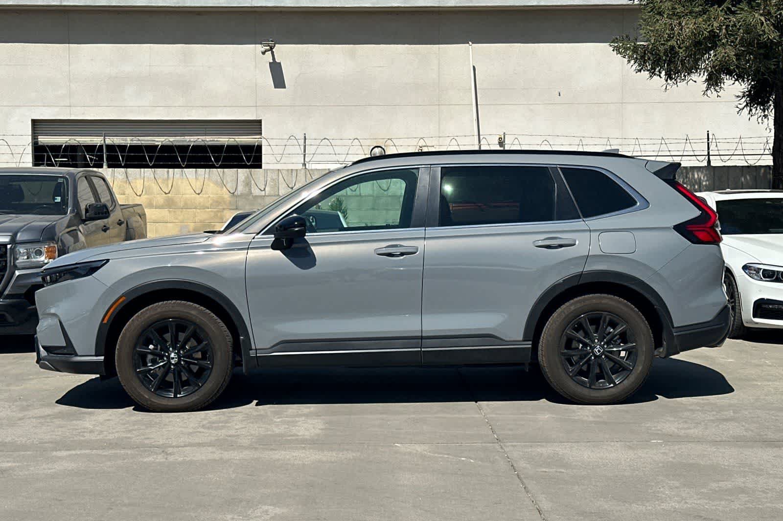 Used 2025 Honda CR-V Sport-L image 6