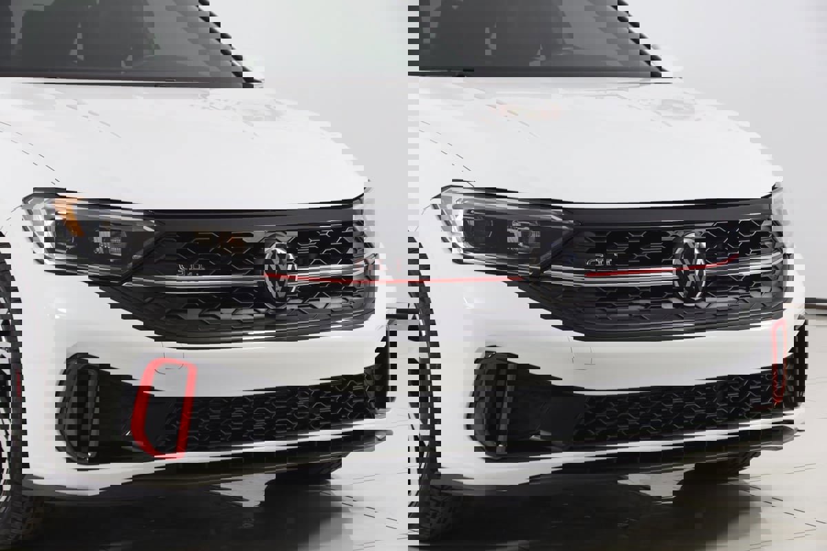 Used 2024 Volkswagen Jetta GLI Autobahn image 40