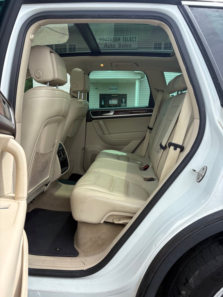Used 2013 Volkswagen Touareg Sport AWD/4WD image 10