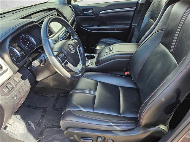 Used 2019 Toyota Highlander SE AWD/4WD image 22