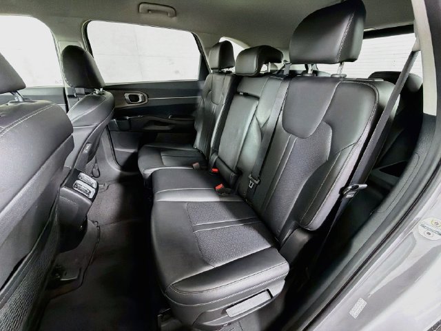 Used 2023 Kia Sorento S AWD/4WD image 31