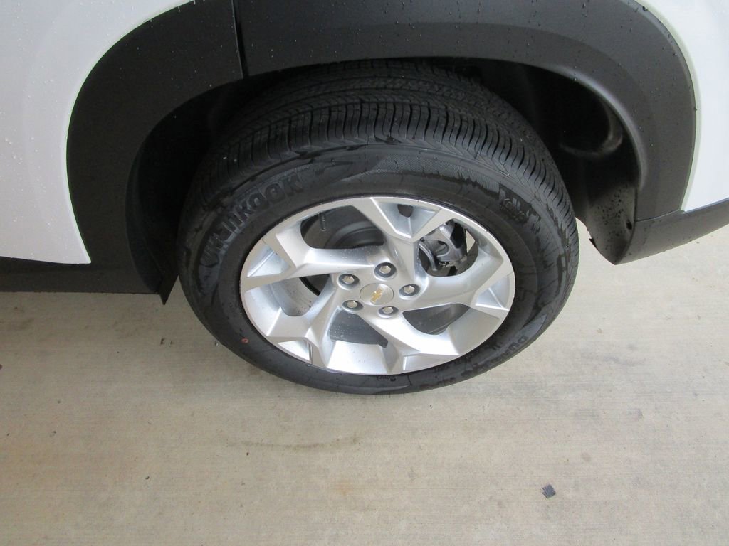 New 2026 Chevrolet Trax LS image 9