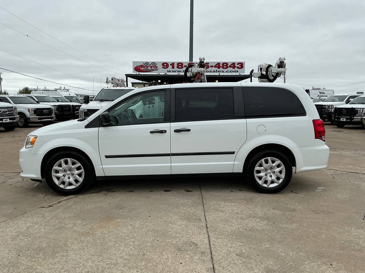 Used 2014 RAM C/V Tradesman FWD image 2