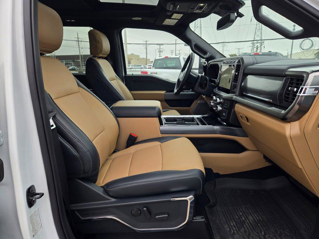 Used 2024 Ford F350 Lariat w/ Lariat Ultimate Package image 5