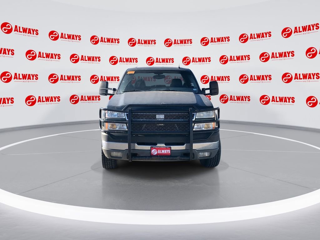 Used 2005 Chevrolet Silverado 2500 LT w/ Heavy-Duty Power Package image 2