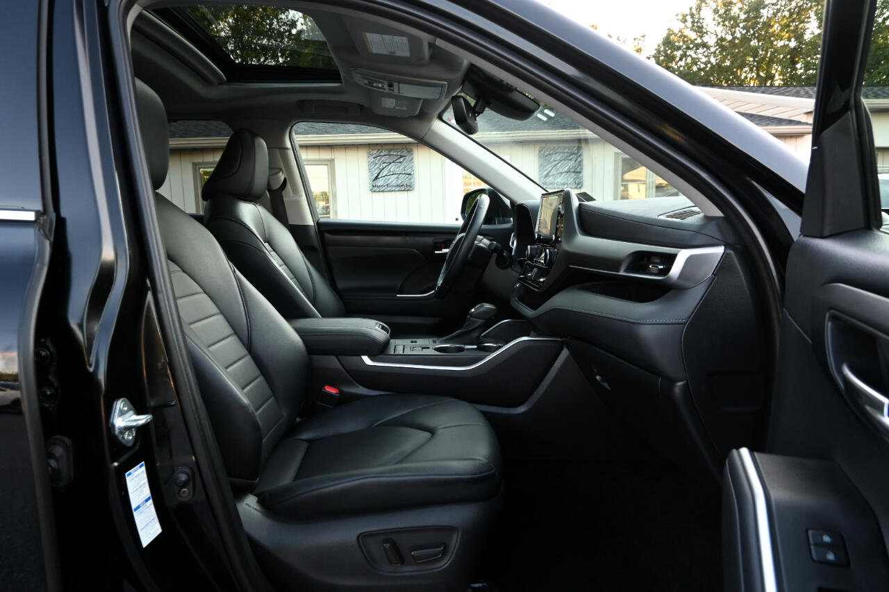 Used 2021 Toyota Highlander XLE image 33