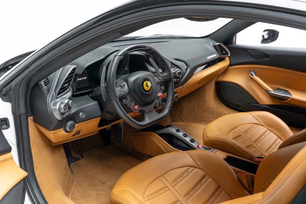 Used 2016 Ferrari 488 GTB RWD image 11