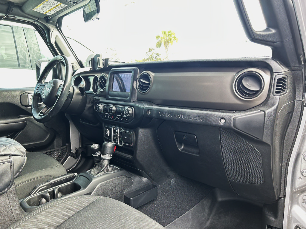 Used 2021 Jeep Wrangler Unlimited Sport AWD/4WD image 15