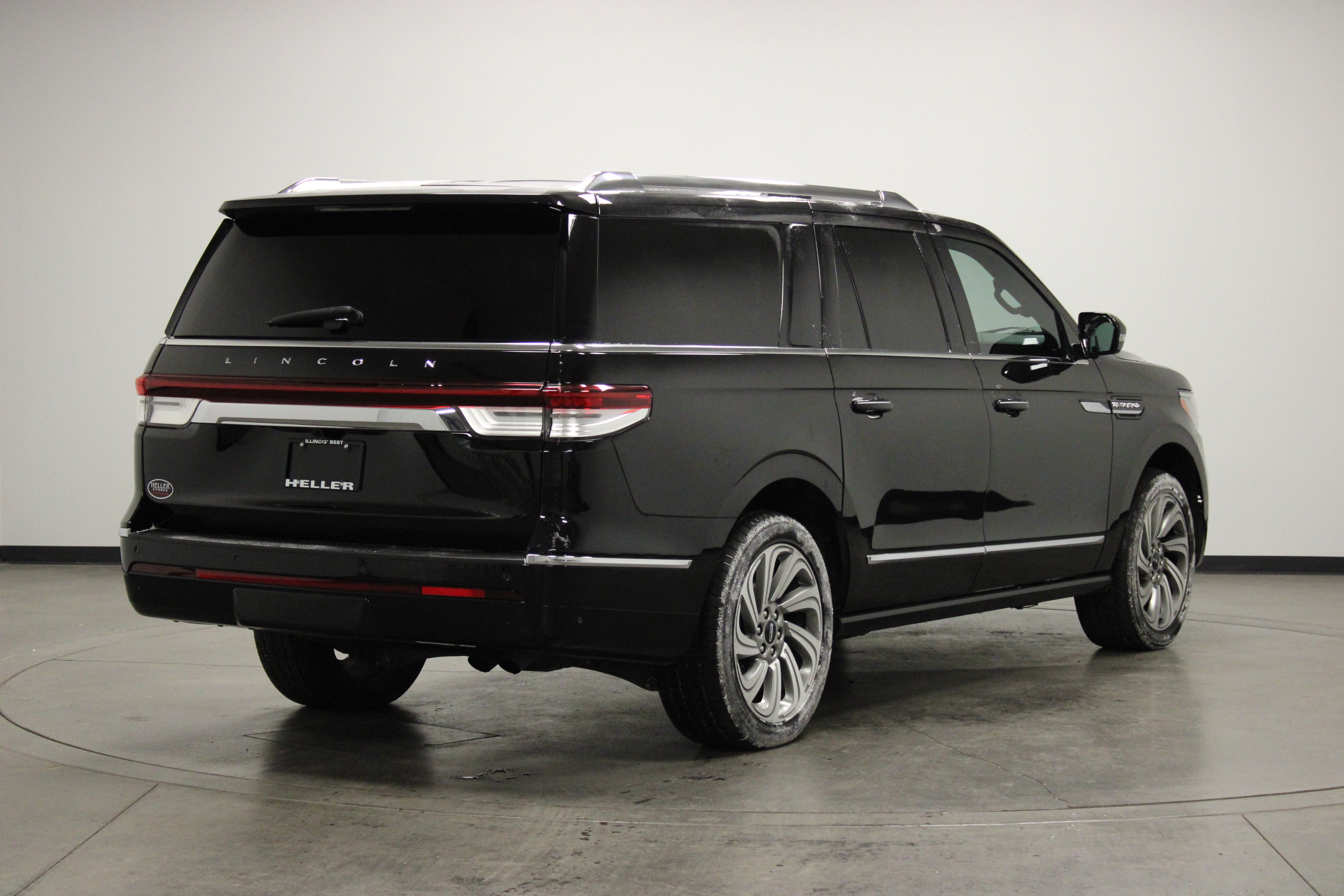 Used 2023 Lincoln Navigator L Reserve image 8