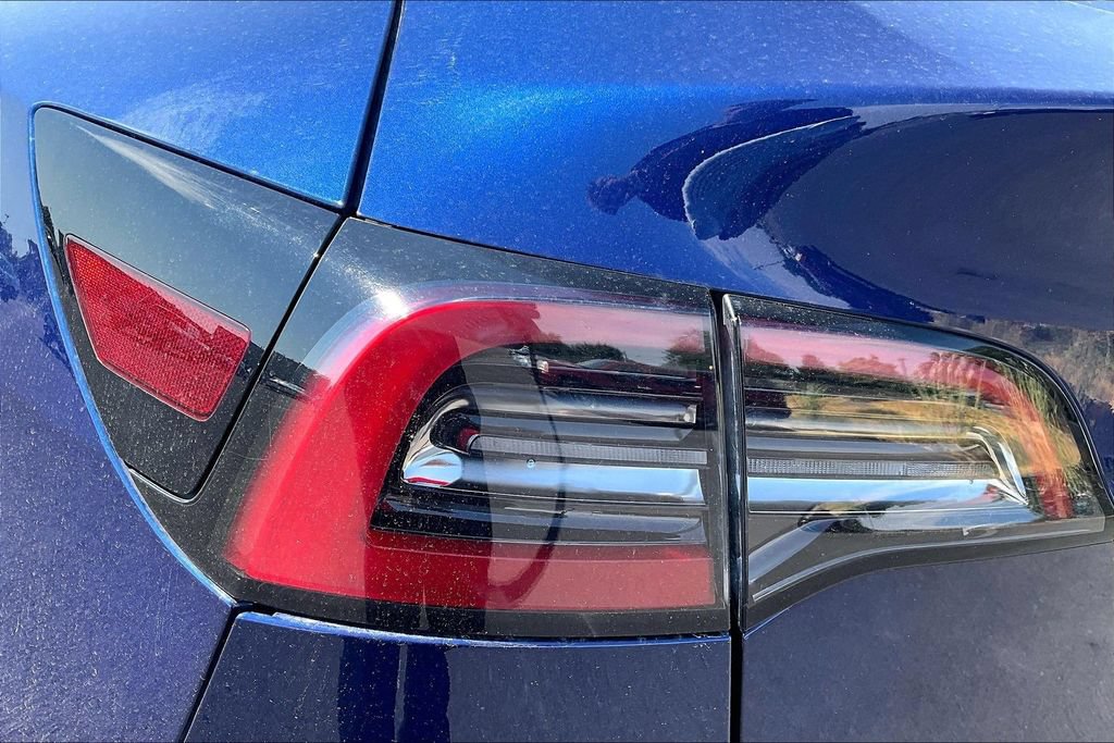 Used 2023 Tesla Model Y Long Range AWD/4WD image 30