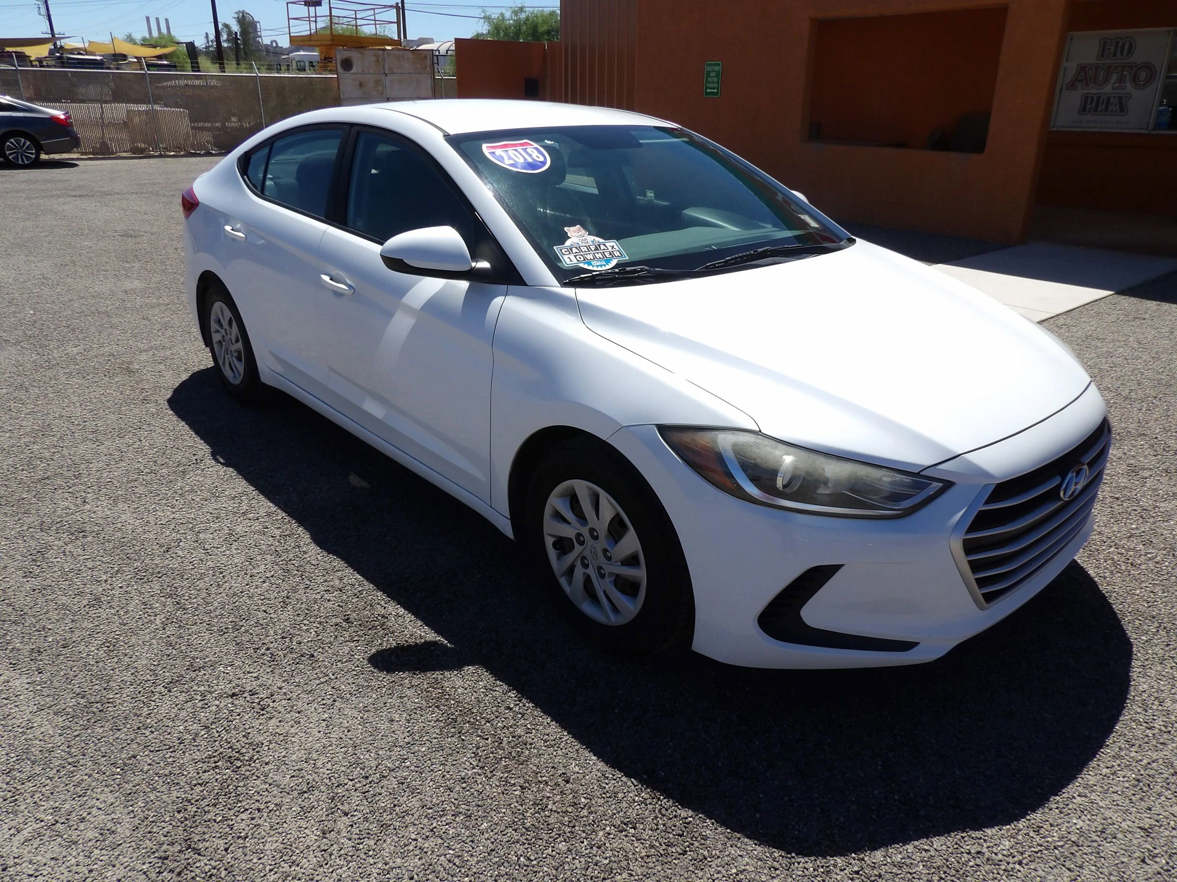 Used 2018 Hyundai Elantra SE FWD image 2