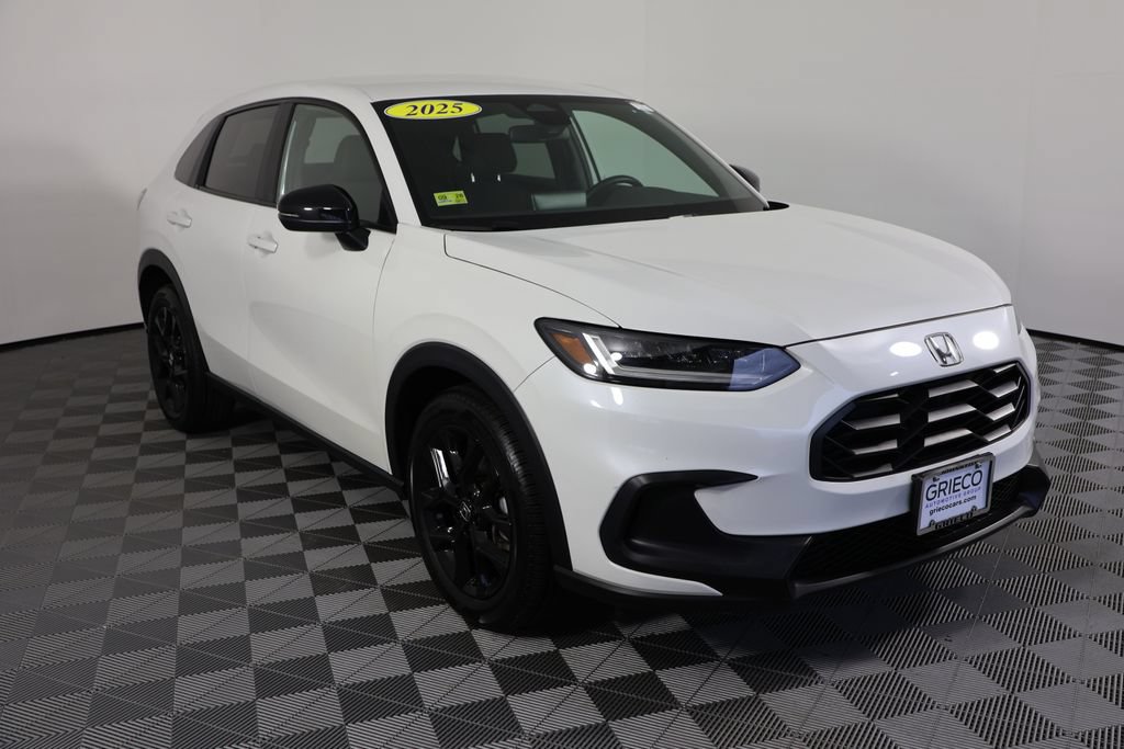 Used 2025 Honda HR-V Sport image 1