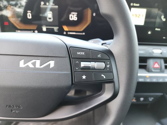 New 2026 Kia K4 FWD image 32