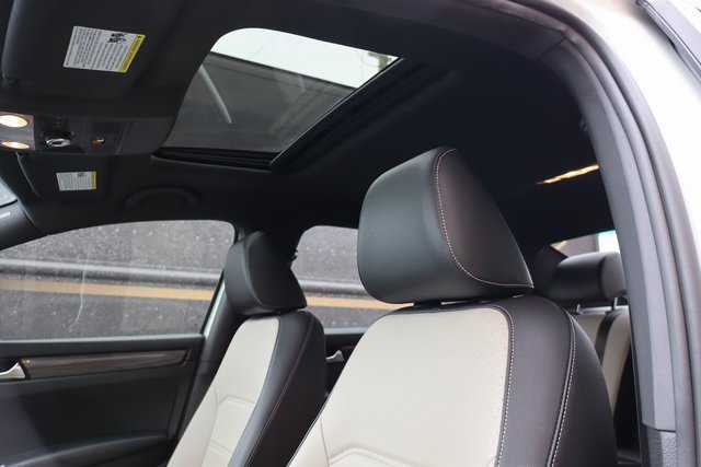 Used 2021 Volkswagen Passat 2.0T R-Line image 25