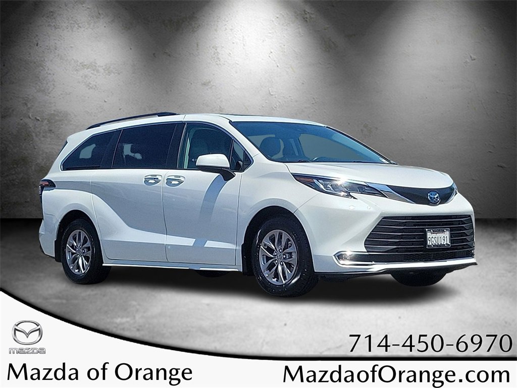 Used 2023 Toyota Sienna XLE