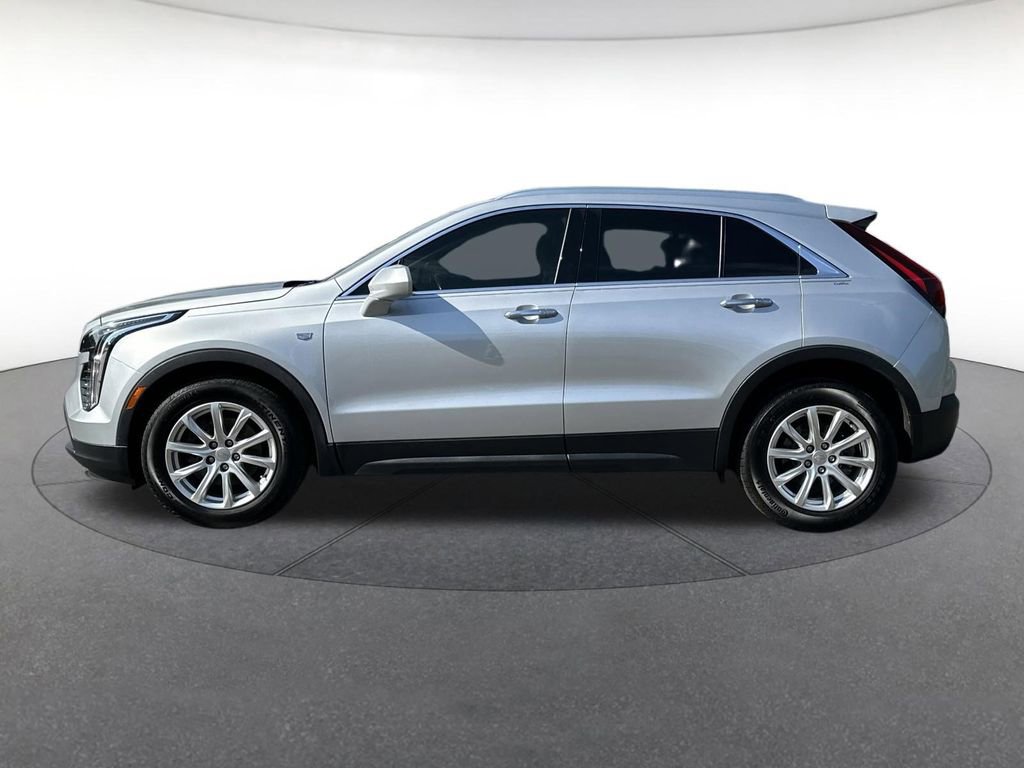 Used 2019 Cadillac XT4 Luxury w/ Cold Weather Package FWD image 2