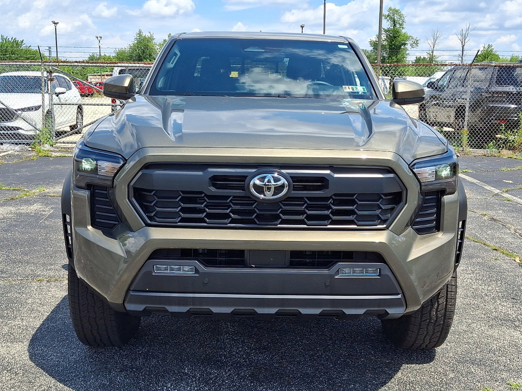 Used 2026 Toyota Tacoma TRD Off-Road w/ TRD Off Road Upgrade Package AWD/4WD image 8