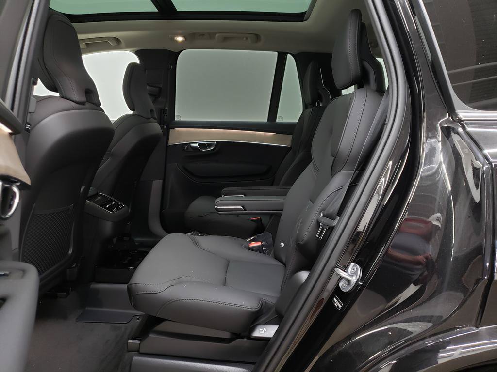 New 2026 Volvo XC90 B6 Plus w/ Protection Package Premier AWD/4WD image 8