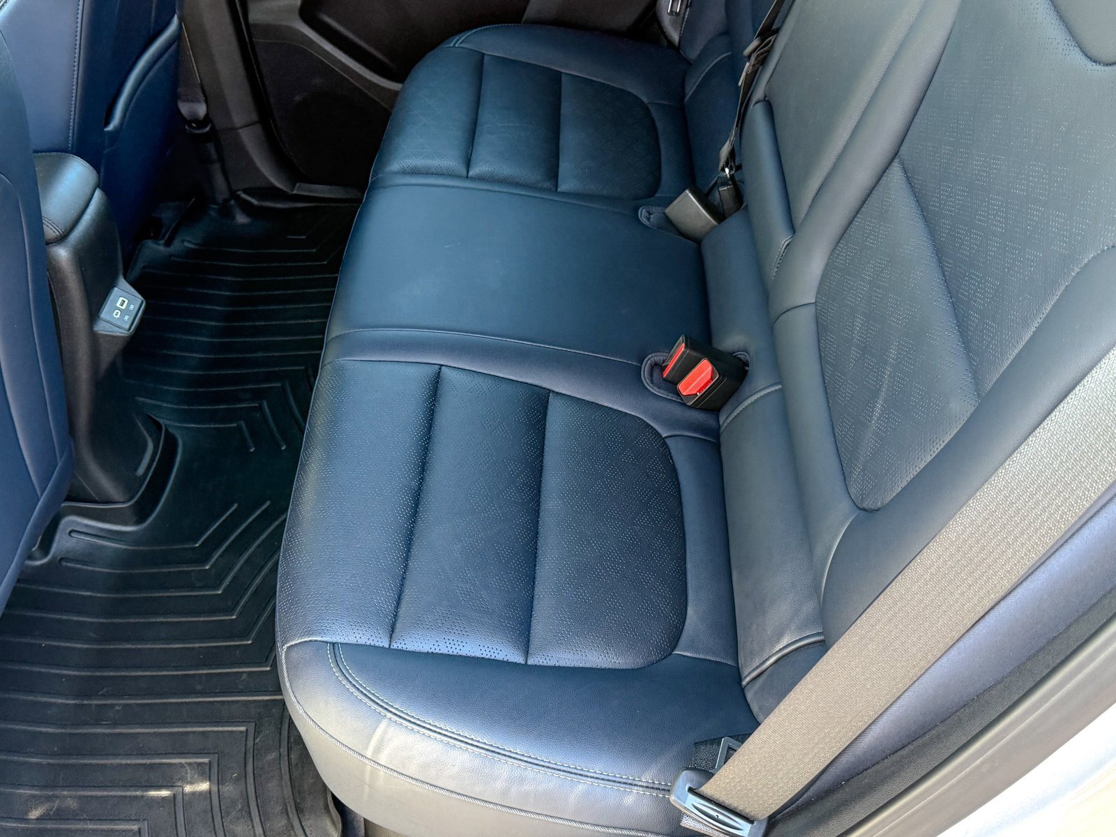 Used 2022 Chevrolet Bolt EUV Premier w/ Launch Edition image 25