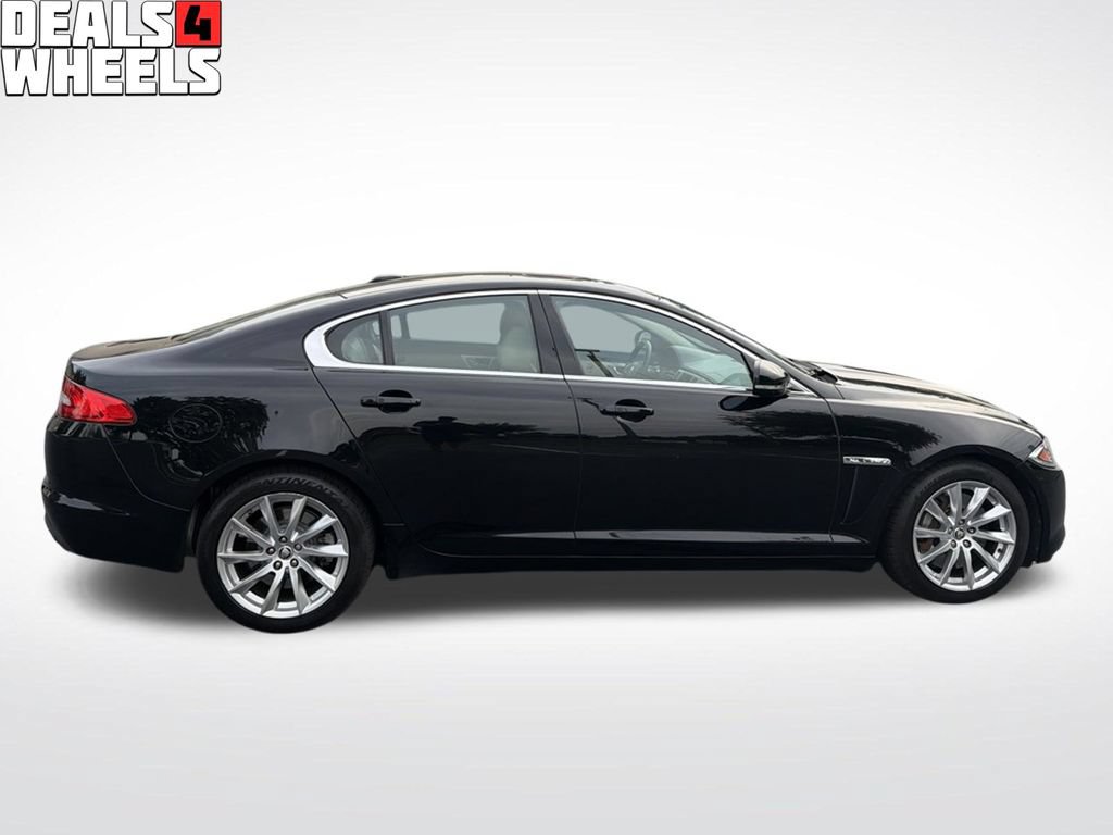Used 2012 Jaguar XF RWD image 6
